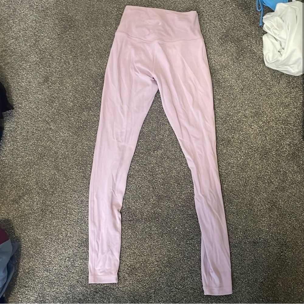 size 6 lululemon leggings light purple/pink